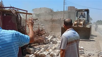 إزالة 75 حالة تعد بمركزي العدوة وأبو قرقاص بالمنيا