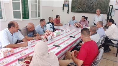 النقابة العامة للغزل والنسيج تتعهد بتبني مطالب عمال 