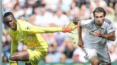 تشيلسي يتأخر أمام ليدز بهدفين في الشوط الأول 