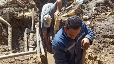  عودة المياه إلى الدقي بعد إصلاح ماسورة شارع الأنصار| صور
