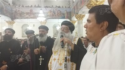 شاهد.. مسلمو القرية المريمية يهنئون الأقباط بعيد صعود جسد العذراء مريم | فيديو