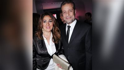 رسالة عتاب ورد قوي.. القصة الكاملة لأزمة زوجة شريف منير مع بناتها على 