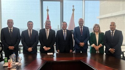 نقابة البترول تهنئ الوزير على تجديد الثقة وتناقش معه مشاكل العاملين بشركات القطاع 