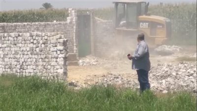 إزالة 6 حالات تعد على أراضي أملاك الدولة بالأقصر