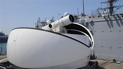 طفرة في عالم التسليح.. الأسطول الأمريكي يتسلم أول مدفع ليزر بقدرات خارقة 