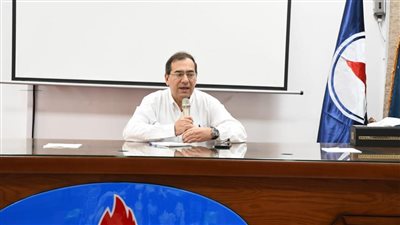 الملا: لا تهاون في تحقيق أهداف وزارة البترول للإسراع بمشروعات زيادة الإنتاج 