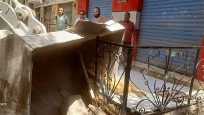 الجيزة: حملة مكبرة لإزالة التعديات على طريق بشتيل| صور