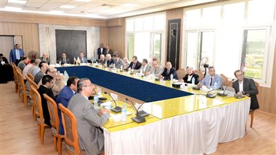 عقد أول اجتماع لمجلس جامعة حكومية في 