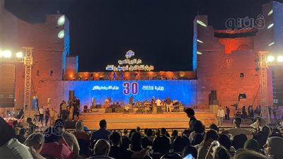 بث مباشر | أجواء ساحرة في محكى القلعة قبل حفلات سادس ليالي المهرجان