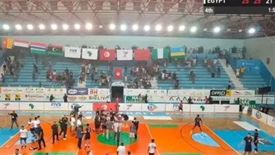 بعد اشتباكات مع لاعبي تونس.. وزير الرياضة يطمئن على بعثة منتخب شباب الطائرة