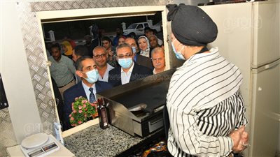 محافظ الغربية يفتتح أول منطقة لوحدات الطعام المتنقلة بكورنيش القاصد | صور