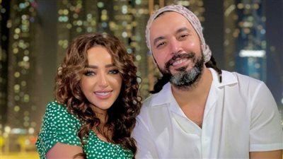 بالتقاليد المغربية.. عبد الفتاح الجريني وجميلة البداوي يحتفلان بزفافهما | فيديو