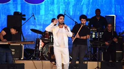 أحمد جمال يتألق بميدلي لأغاني 