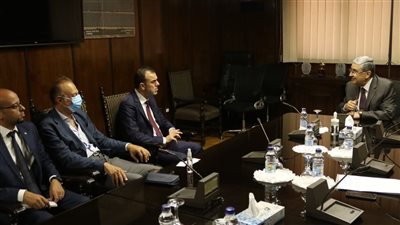 وزير الكهرباء يستقبل رئيس مجلس إدارة شركة k&k الإماراتية