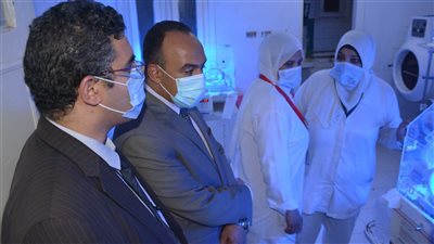 نائب محافظ المنيا في جولة مفاجئة للمستشفيات