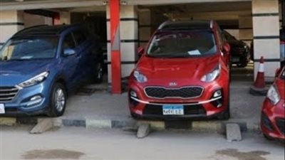 وقف الاستيراد يحول معارض السيارات الجديدة إلى 