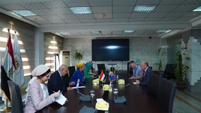 وزيرة البيئة: استخدام الدراجات الهوائية والمركبات الكهربية خلال مؤتمر المناخ