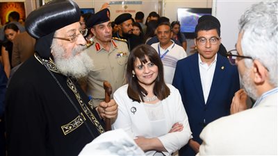 البابا تواضروس والسفيرة سها جندي يفتتحان جناح «الهجرة» بمعرض لوجوس