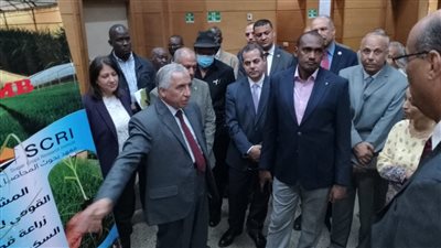 وزير الزراعة الأوغندي يزور مركز البحوث الزراعية
