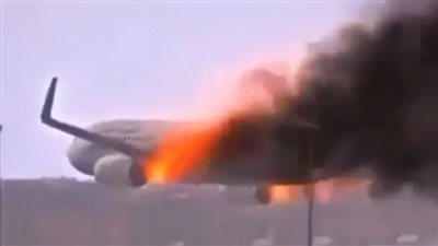 الحقيقة الكاملة وراء احتراق طائرة ركاب عمانية في الجو | فيديو