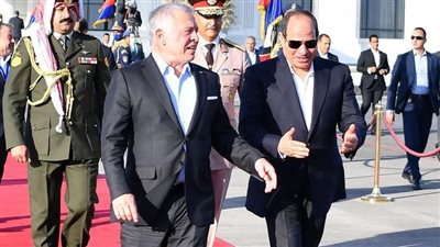 السيسي يودع ملك الأردن بمطار العلمين| صور