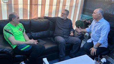 شاهد.. اجتماع روجيريو ميكالي مع علي ماهر في نادي فيوتشر