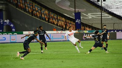 30 دقيقة.. تعادل سلبي بين الاتحاد والزمالك.. وطرد حسام عبد المجيد  | صور