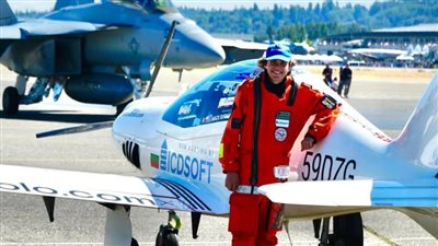 رقم قياسي جديد لأصغر شاب يطير حول العالم