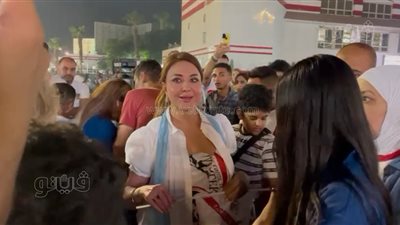 مادلين طبر تحتفل مع جماهير الزمالك بالتتويج بالدوري من داخل القلعة البيضاء| فيديو