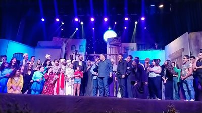 تكريم أحمد فتحي والفيشاوي وعلاء قوقة من الجامعة البريطانية بالقاهرة