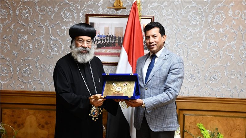 وزير الشباب يلتقي