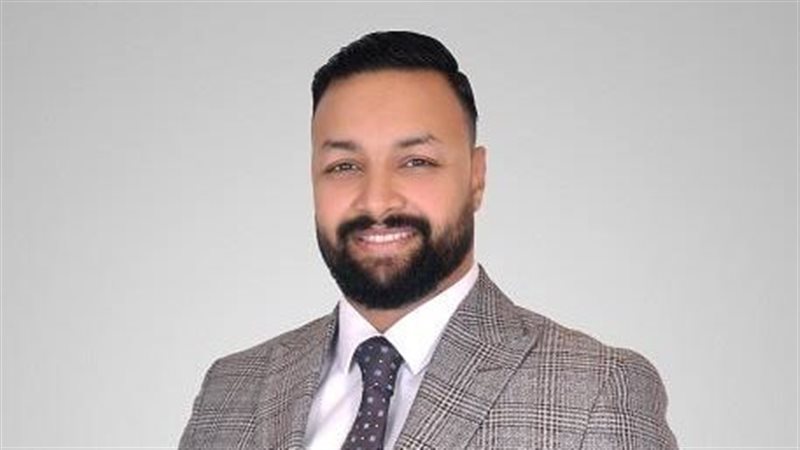  الدكتور أحمد هندي