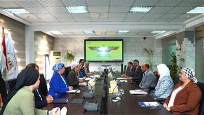 وزيرة البيئة: إعداد فيديوهات مصورة عن مؤتمر المناخ لعرضها على شاشات المطارات والطائرات