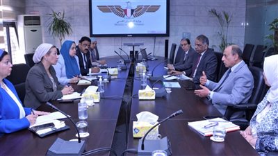 وزير الطيران: تقديم كافة التسهيلات للوفود المشاركة بقمة المناخ 