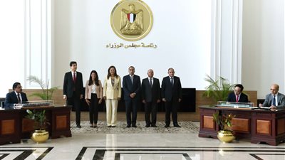 مدبولي يشهد توقيع عقد توريد 320 عربة للخطين الثاني والثالث للمترو 