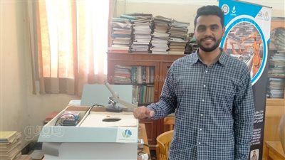 للتسهيل على المرضى.. طالب بالمنوفية يبتكر معملا متنقلا | فيديو