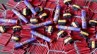 استعجال التحريات في العثور على مليون قطعة ألعاب نارية داخل مخزن بالقاهرة 