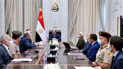  شاهد | السيسي يتابع جهود تطوير وتطهير بحيرتي المنزلة وناصر