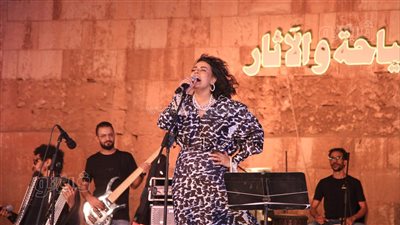 دينا الوديدي تشعل حفل محكى القلعة | فيديو وصور