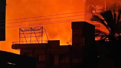 الخسائر فادحة.. حريق هائل يلتهم محتويات وماكينات مصنع أثاث في دمياط