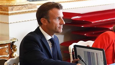 هل يصلح ما أفسده الدهر.. ماكرون يبدأ اليوم زيارة للجزائر لـ