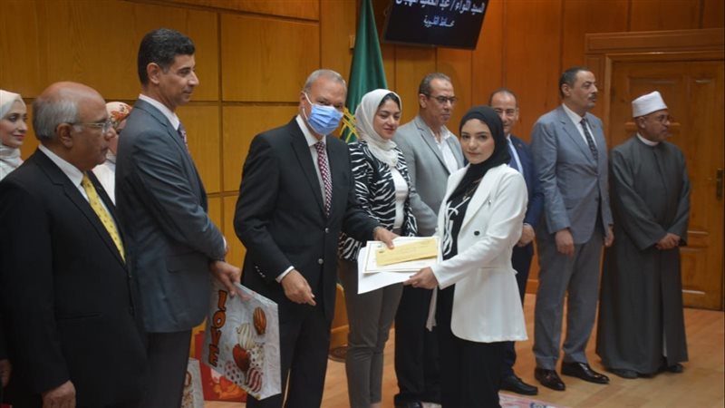 محافظ القليوبية خلال