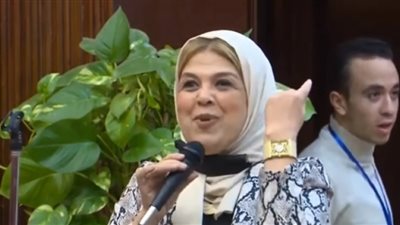 بعد إثارة الجدل.. نقيب أطباء القاهرة تكشف حقيقة حديثها للطبيبات 