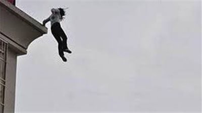 ألقت بنفسها من الطابق الخامس.. تفاصيل تخلص طالبة بطب بنها من حياتها