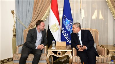  أسامة ربيع يناقش تفعيل التوجه نحو التحول الأخضر بالمجال البحرى مع وزير الطاقة الدنماركي | صور