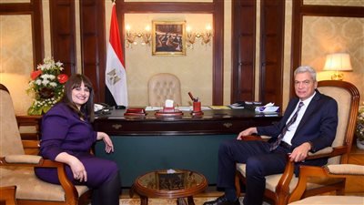 وزيرة الهجرة تبحث مع رئيس هيئة الشراء الموحد إدماج علمائنا بالخارج في الترويج للطفرة الصحية بمصر