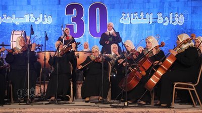 أوركسترا النور والأمل يُنير ليالي مهرجان القلعة للموسيقي والغناء| فيديو
