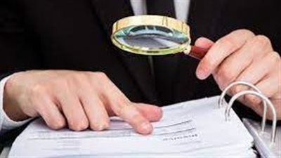 ماهي وظيفة إدارة التزوير والتزييف بالطب الشرعي.. قانوني يجيب