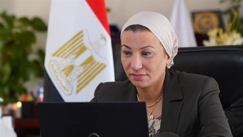 وزيرة البيئة 