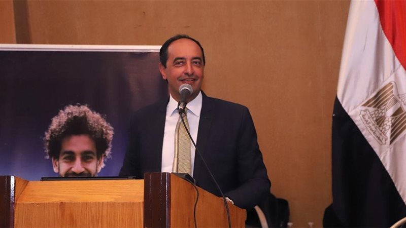 الدكتور عمرو عثمان